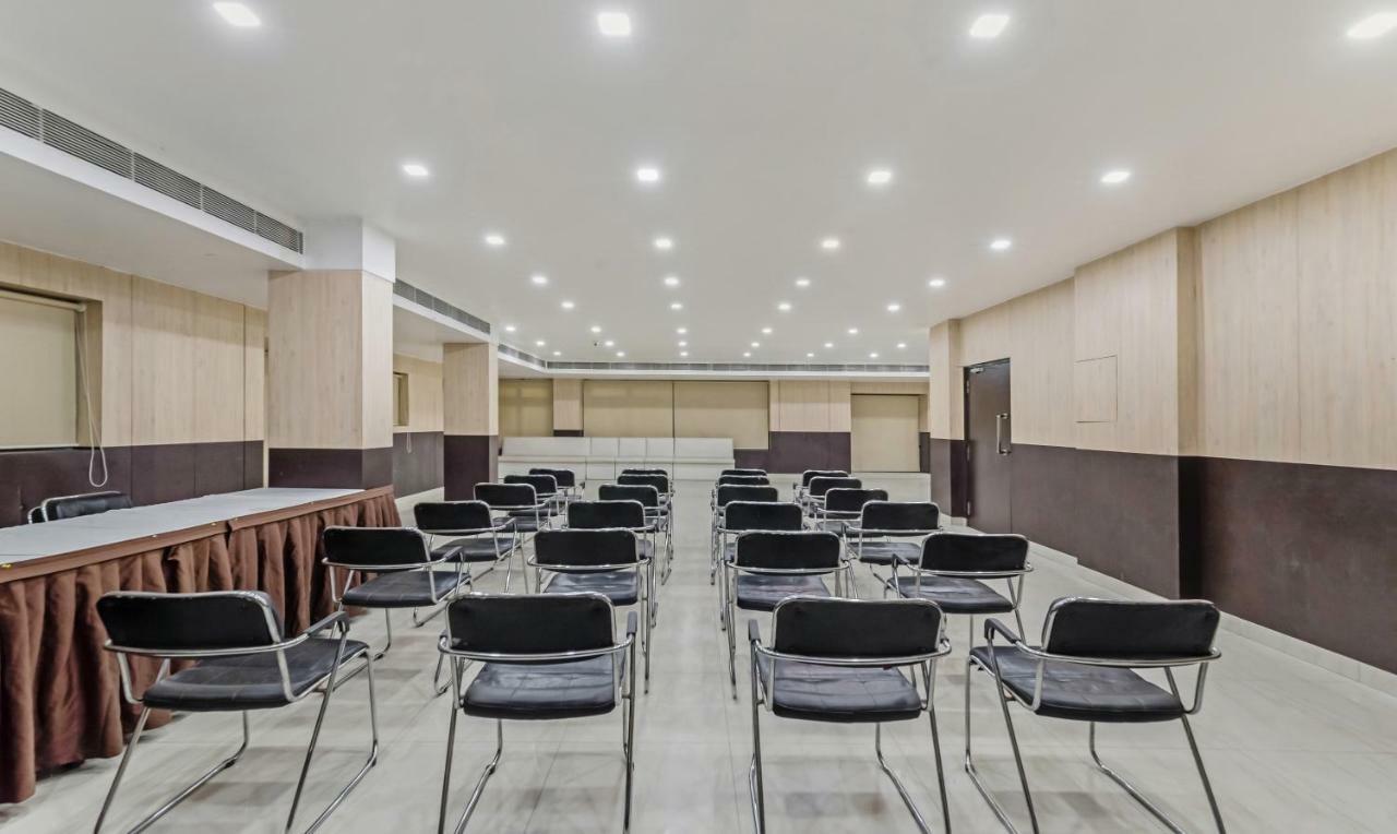 Hotel Oyo 3811 Geetanjali Regency Kalkuta Zewnętrze zdjęcie